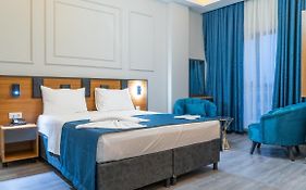 Grand Moon Hotel